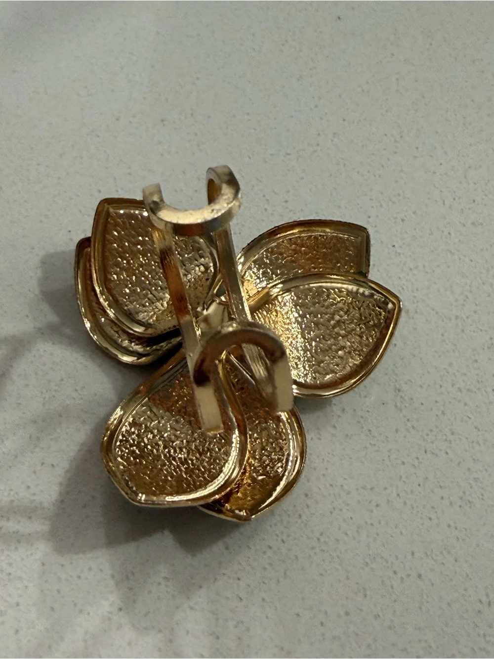 N/A elegant gold